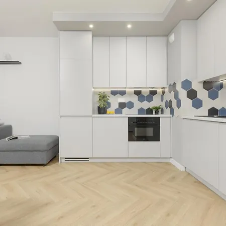 Bright, Cozy Close To The Airport By Renters Apartment Warsaw