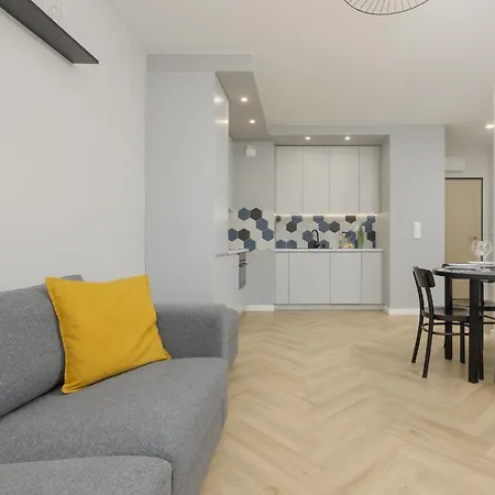 Bright, Cozy Close To The Airport By Renters *