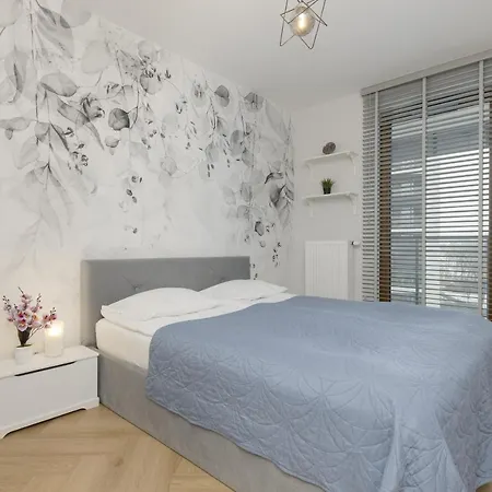 Daire Bright, Cozy Close To The Airport By Renters
