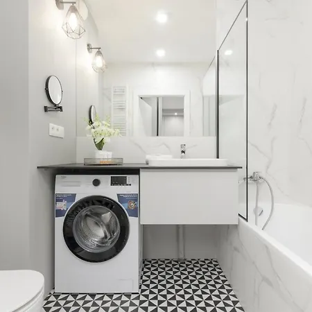 Bright, Cozy Close To The Airport By Renters *